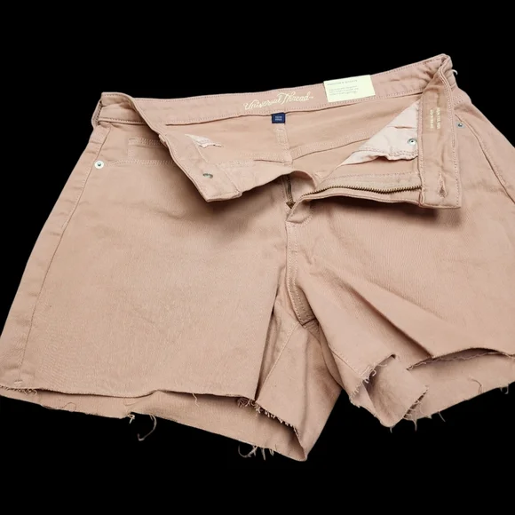 NWT Universal Thread Co High-Rise Midi Shorts - Size 12/31 - Picture 4 of 8